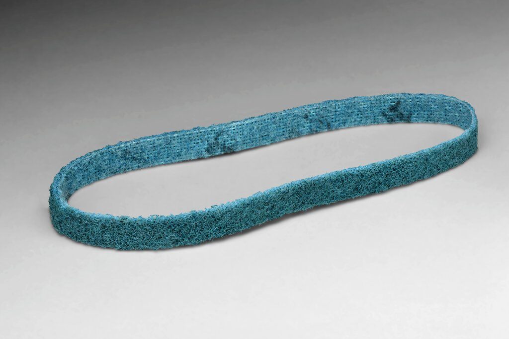 3M 7000045944 SC-BS Surface Conditioning Belt, 1/2 in W Belt x 24 in L, Very Fine Grade, Aluminum Oxide Abrasive, Blue - Non-Woven Abrasive Belts